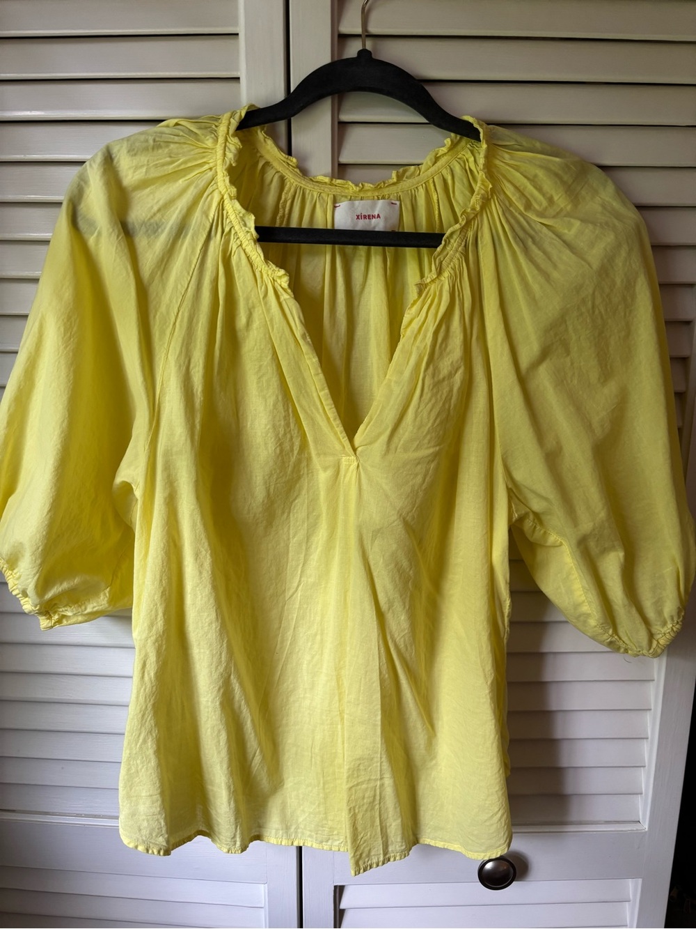 XiRENA Lemon Yellow V-Neck Peasant Blouse